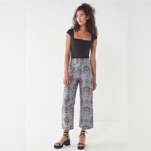 Urban Outfitters Juliet Cropped Jacquard Pant Size 2 NWOT